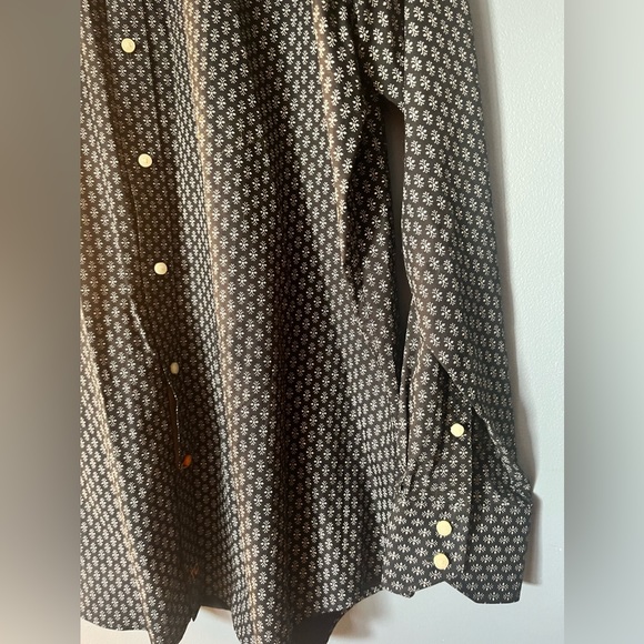 Thomas Dean NWOT Long Sleeved Stylish Shirt in Pristine Condition!! - Picture 8 of 15